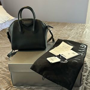 GIVENCHY ANTIGONA MINI SATCHEL, BLACK GRAINED LEATHER